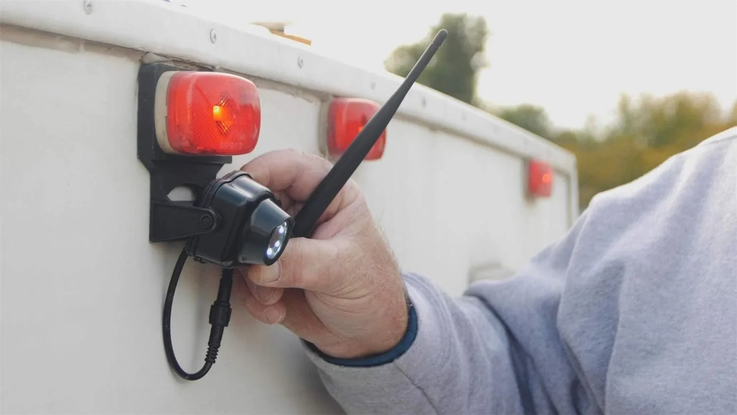 Hopkins Towing Solutions Towing Solution 50050 vueSMART Trailer Camera - Exclusive Design