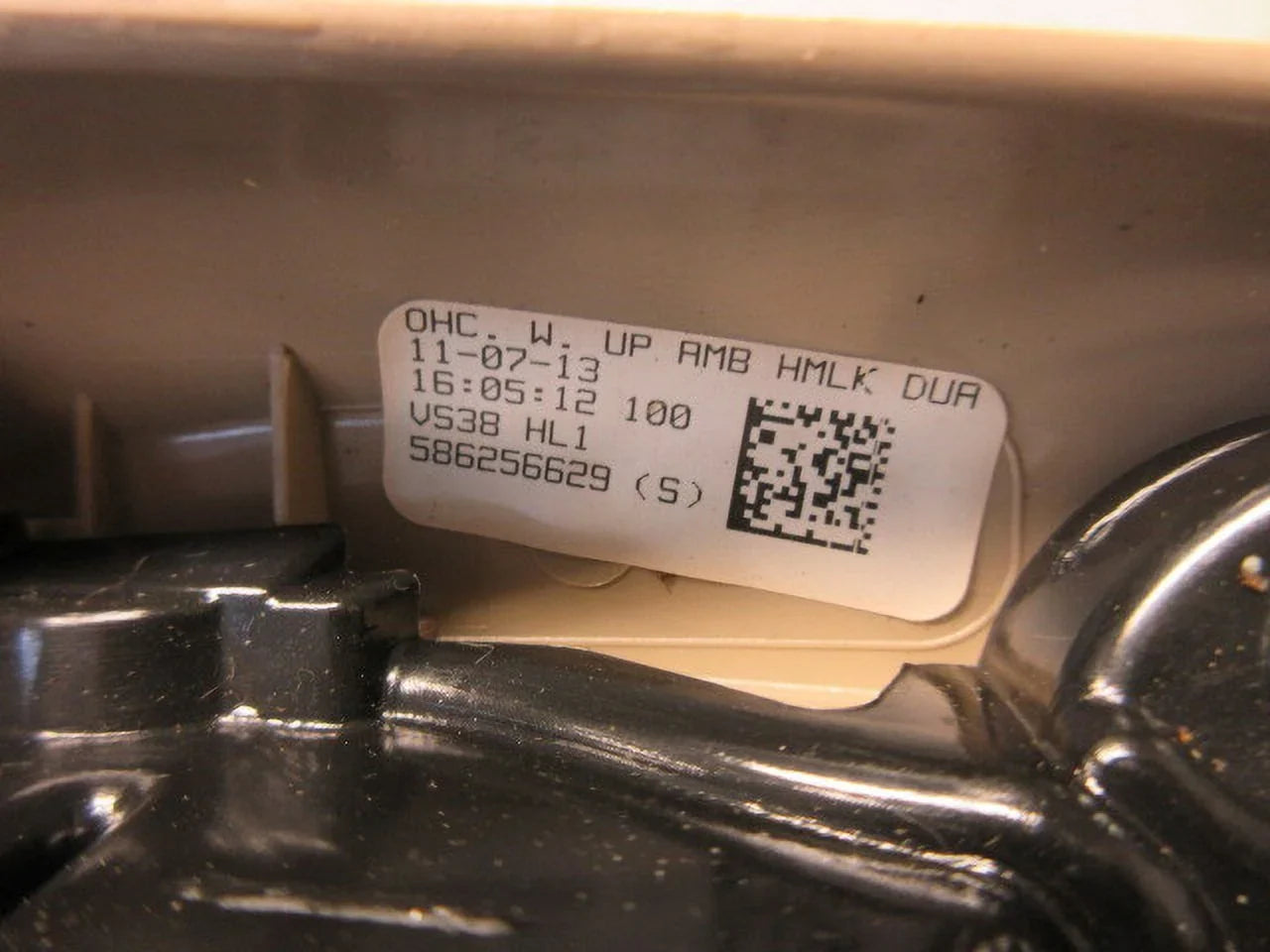 Pre-Owned 2011-2015 Jeep Grand Cherokee Overhead Console Unit OEM LKQ (Good) - Exclusive Design