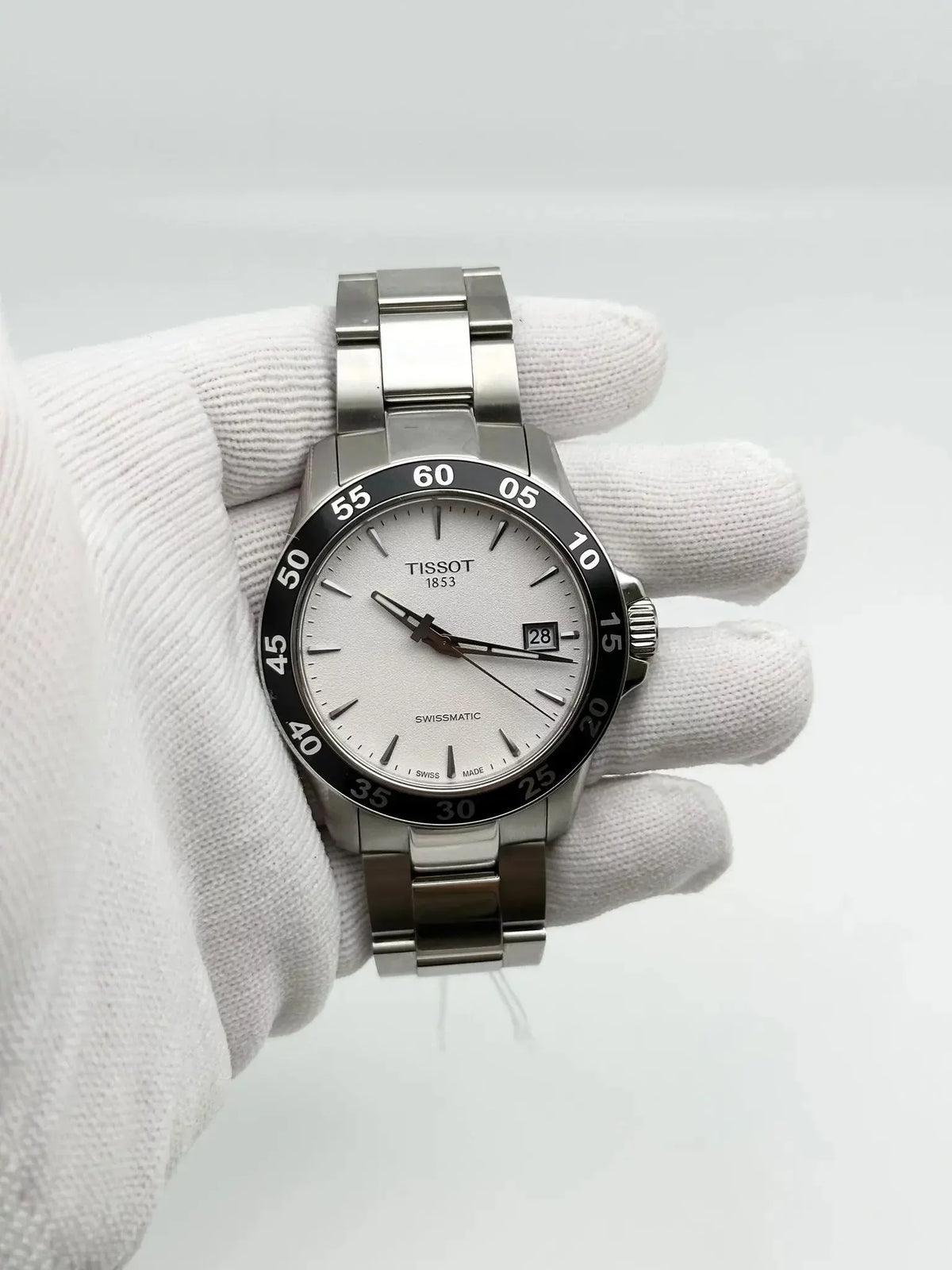 Stylish Tissot V8 Swissmatic Steel Silver Dial Men Automatic Watch T106.407.11.031.00