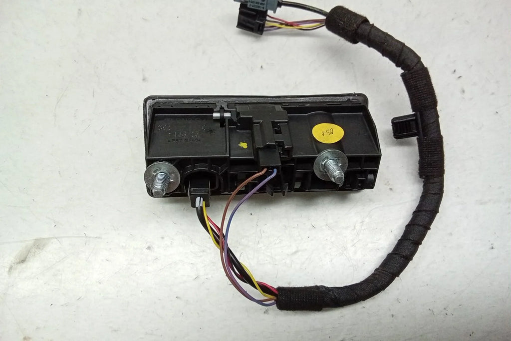 Pre-Owned 16 2016 Volkswagen Passat Decklid Mounted Backup Camera OEM (Good) - Exclusive Design